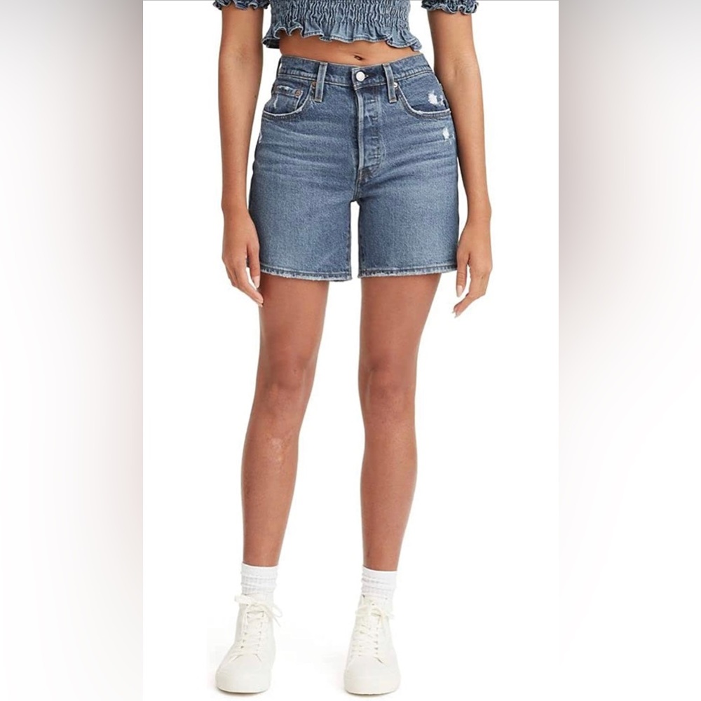 Levi’s Premium 501 Mid Thigh Short in Salsa Middle